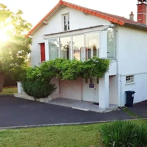 Pavillon Kifadonfe 3 Ch Avec Cour Et Jardin Hébergement de vacances Saint-Germain-Lembron